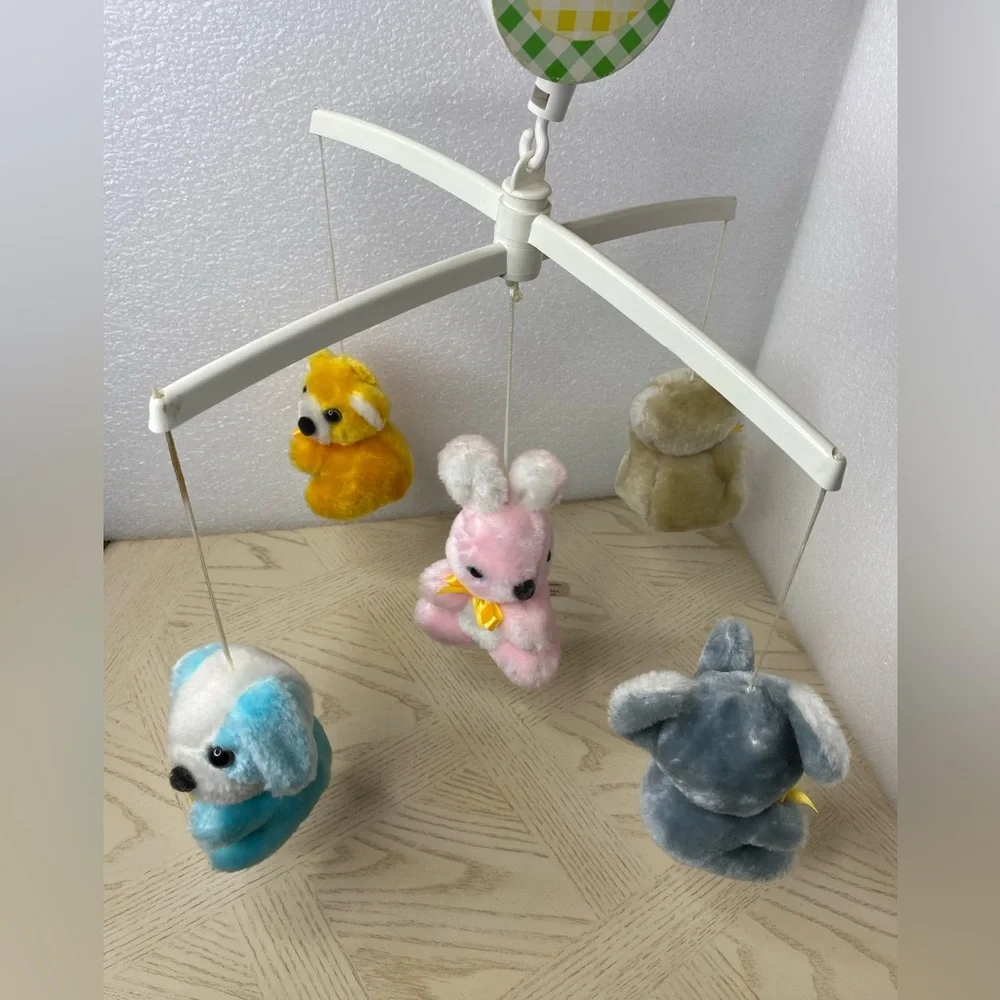 Vintage Musical Crib Mobile with Plush Animal Toys For Baby Nursery